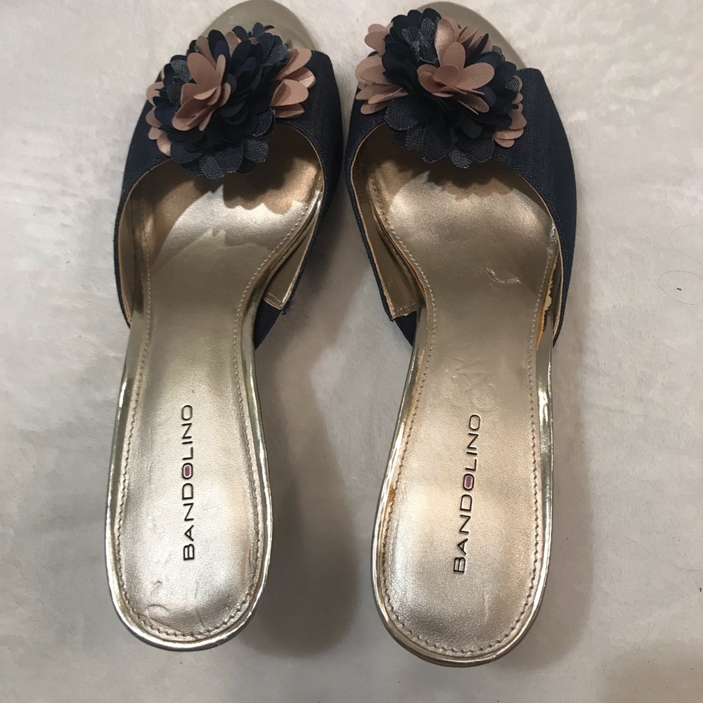 Bandolino high Heel Slides Black With Flower petals on toe Size 8